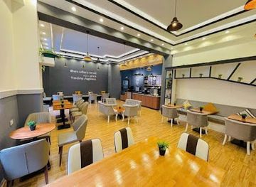 somalia/lughaya-beach/bar/salool-cafe