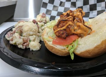 alabama/wiregrass/bar/fly-by-night-grill