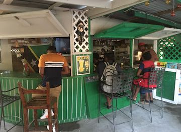 saint-kitts-and-nevis/saint-george-basseterre-parish/bar/greenhouse-bar