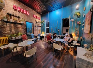 laos/luang-prabang/bar/opera-bar-luang-prabang