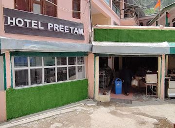 india/valley-of-flowers-national-park/bar/hotel-preetam