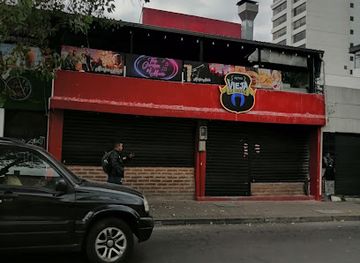 ecuador/highland-valleys/bar/vieja-guardia-retro-bar