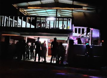 saint-vincent-and-the-grenadines/la-soufriere/bar/sugar-daddy-patio-pool-and-bar