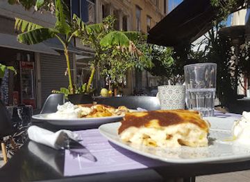 greece/athens/plaka/bar/chandelier