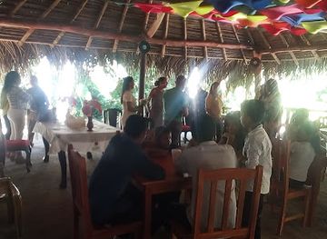 nicaragua/apoyo-lagoon/bar/nocturno-bar-y-restaurante-tipo-campestre