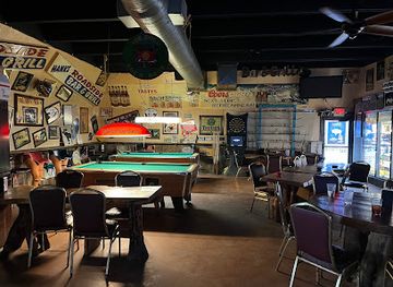 wyoming/weston-county/bar/hanks-roadside-bar-and-grill