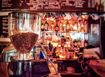 switzerland/zurich/niederdorf/bar/zuri-bar