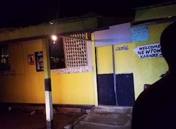belize/stann-creek-district/bar/newtown-bar