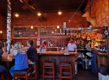 maine/portland-head-light/bar/the-king-s-head