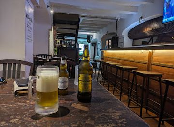 india/kochi/fort-kochi/bar/francis