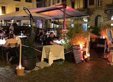 italy/lake-como/bar/vintage-jazz-food-wine