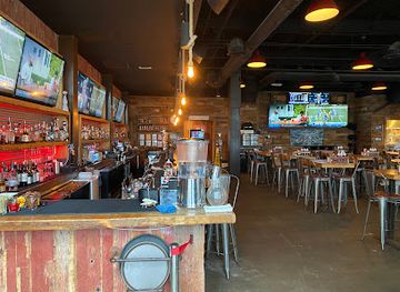 california/huntington-beach/pacific-city/bar/old-crow-smokehouse-huntington-beach