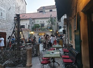 montenegro/kotor/bar/letrika-caffe-bar