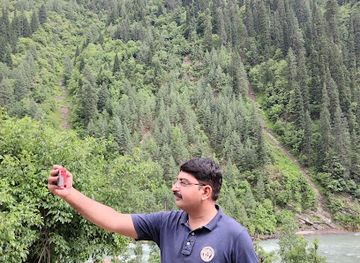 pakistan/ratti-gali-lake/bar/pak-kashmir-hotel