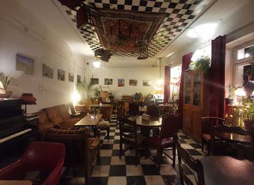 poland/krakow/nowa-huta/bar/klubokawiarnia-b7