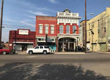 alabama/cheaha-state-park/bar/the-peerless-saloon-grille