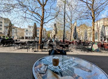 france/avignon/rocher-des-doms/bar/bar-la-place-terrasse-cocktail-music