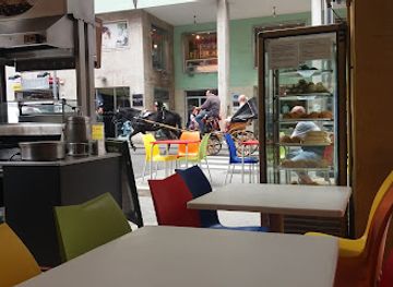 italy/sorrento/bar/bar-meeting