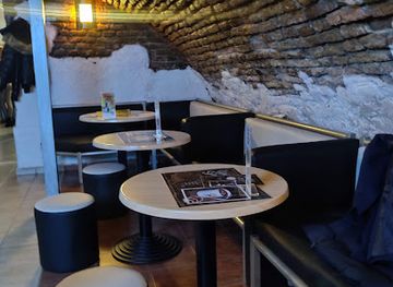 hungary/debrecen/bar/cellar-cafe-music-club