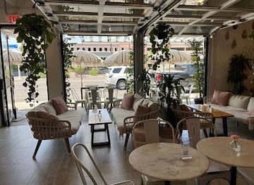 arizona/scottsdale/bar/wine-girl