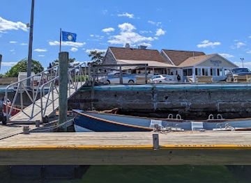 rhode-island/newport-coastline/bar/marina-cafe-pub