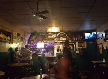 michigan/grand-rapids/east-hills/bar/pickwick-tavern