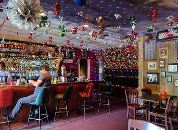 texas/central-texas/bar/lala-s-little-nugget