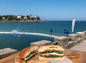 france/brittany-coast/bar/le-sunset-bar