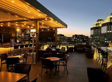 ohio/cincinnati/bar/top-of-the-park-at-the-phelps