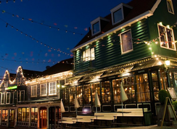 netherlands/volendam/bar/t-havengat