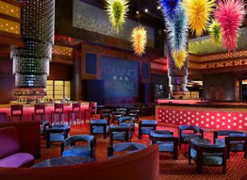 singapore/singapore/sentosa-island/bar/casino-royale-bar