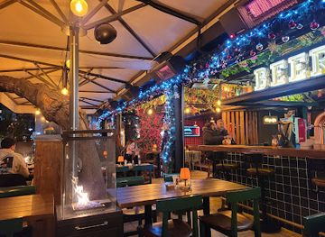 turkiye/izmir/konak/bar/beer-mood