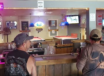 louisiana/false-river/bar/cedar-saloon