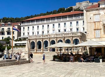 croatia/hvar/bar/icy-bar