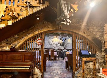 hungary/sopron-region/bar/papa-joe-s-saloon-steakhouse