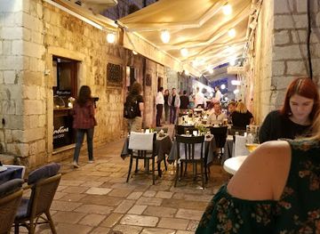 croatia/dubrovnik/ploce/bar/buzz-bar