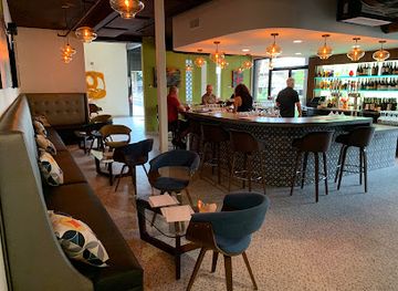 california/palm-springs/bar/v-wine-lounge-martini-bar