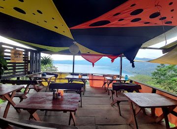 el-salvador/lake-coatepeque/bar/bar-restaurante-el-cadejo