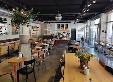 austria/vienna/hietzing/bar/waldemar-tagesbar