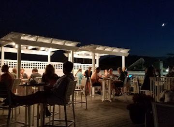 maine/old-orchard-beach/bar/joseph-s-by-the-sea