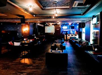 india/madhya-pradesh/bar/sky-blue-sports-bar