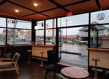oregon/union-county/bar/the-local