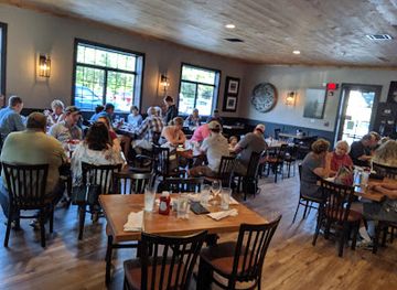 new-hampshire/merrimack-county/bar/the-refinery-restaurant-market