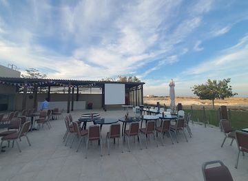 oman/al-wusta-governorate/bar/pool-lounge