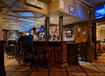 ireland/ring-of-kerry/bar/hannigans-bar-restaurant-terrace