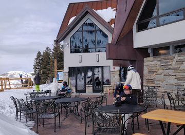 utah/solitude-mountain-resort/bar/roundhouse