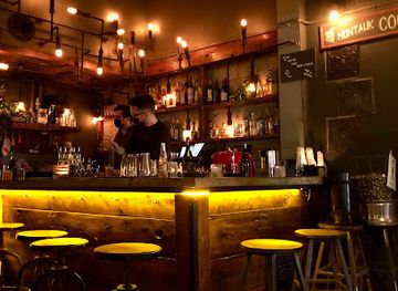 canada/western-canada/bar/montauk-bar