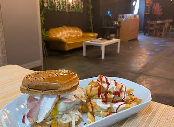 peru/andean-highlands/bar/aslan-restobar
