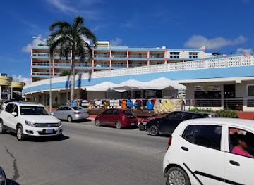 sint-maarten/maho-beach/bar/the-saint-dive-bar
