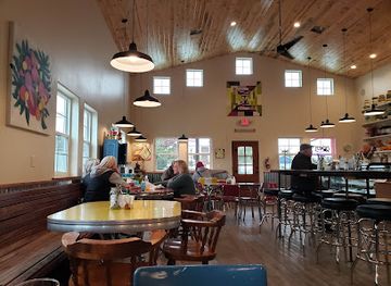 oregon/wallowa-lake/bar/the-blythe-cricket